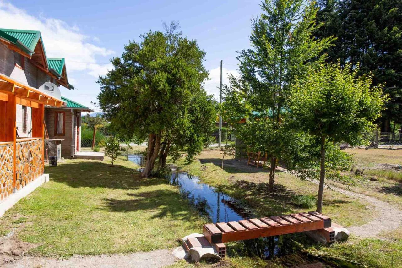 Huellas Hostel Lago Puelo Exterior photo